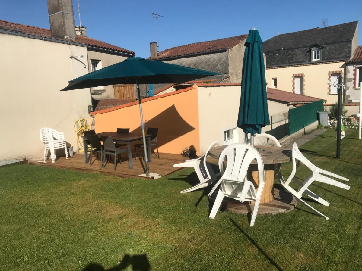 Les Gites De La Frerie La Gaubretiere Exterior foto